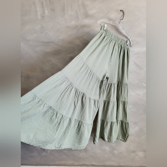 Chicwish 3 Tier Sunny Days Wide Leg Pants Size M/L Light Green - Picture 5 of 11